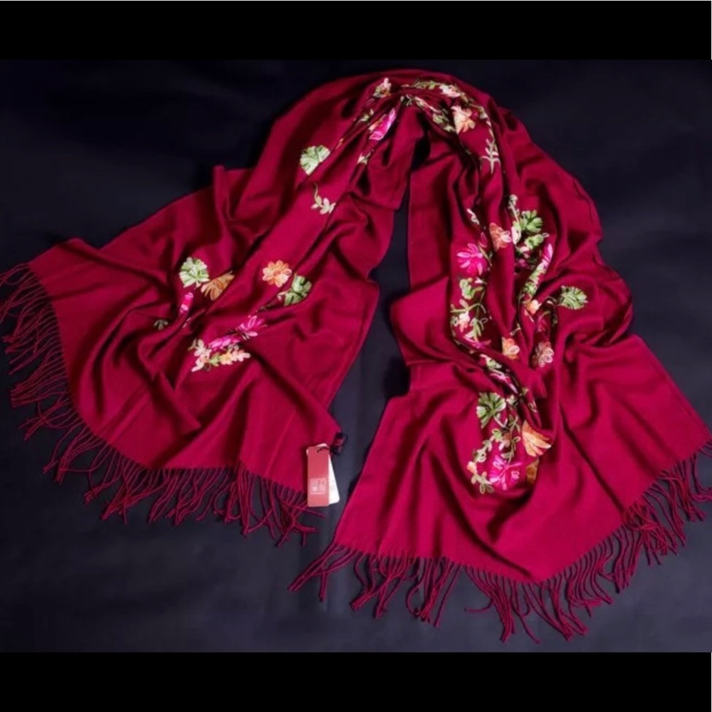 GORGEOUS SCARF - Picture 2 of 6